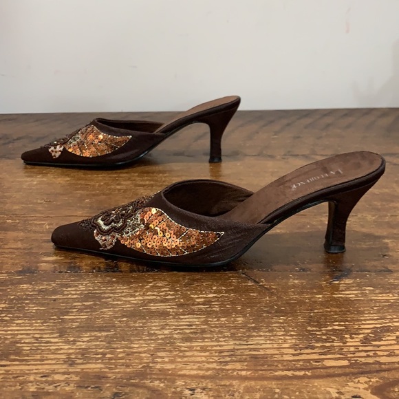 La Florence Sequined & Embellished Pointed Heels - Picture 4 of 8